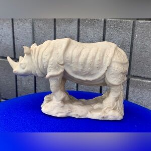 Mid Century Vtg Rhinoceros Hand Sculpted Figurine Hecho En Mexico Rhino